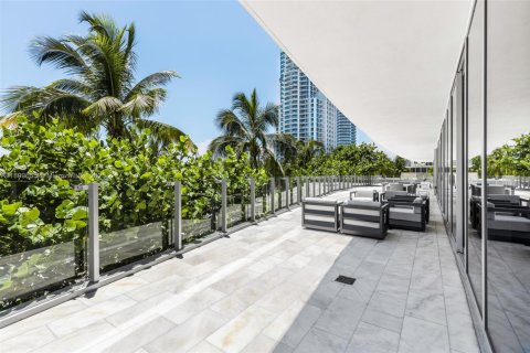 Condo in Miami Beach, Florida, 5 bedrooms  № 2014851 - photo 23