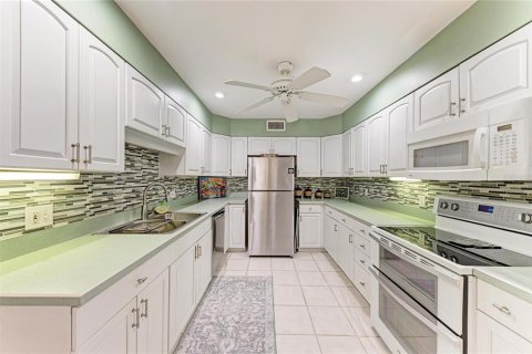 Condo in Bradenton, Florida, 3 bedrooms  № 2210440 - photo 10