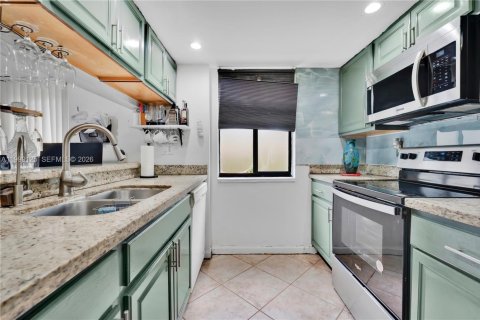 Copropriété à vendre à Sunrise, Floride: 3 chambres, 131.83 m2 № 2067578 - photo 5