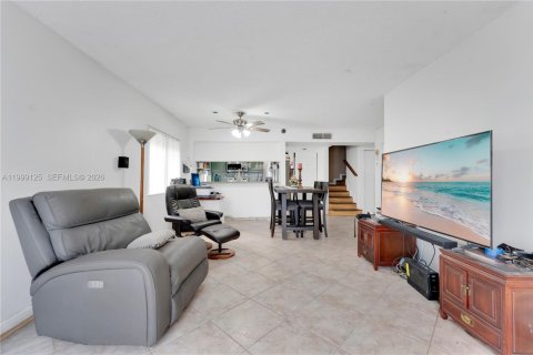 Copropriété à vendre à Sunrise, Floride: 3 chambres, 131.83 m2 № 2067578 - photo 2