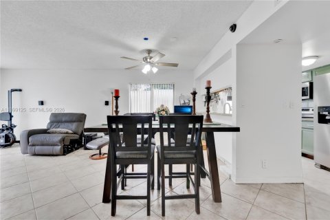 Copropriété à vendre à Sunrise, Floride: 3 chambres, 131.83 m2 № 2067578 - photo 4