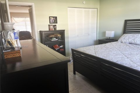 Condo in Hollywood, Florida, 1 bedroom № 1985517 - photo 7