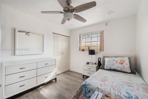 Villa ou maison à vendre à Miami, Floride: 4 chambres, 190.45 m2 № 1994260 - photo 21