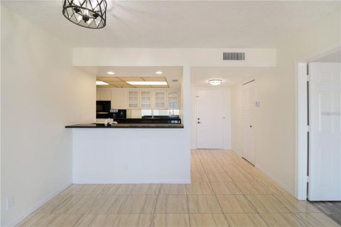 Condominio en venta en Saint Petersburg, Florida, 2 dormitorios, 116.13 m2 № 2094473 - foto 13
