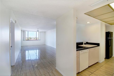 Condominio en venta en Saint Petersburg, Florida, 2 dormitorios, 116.13 m2 № 2094473 - foto 9