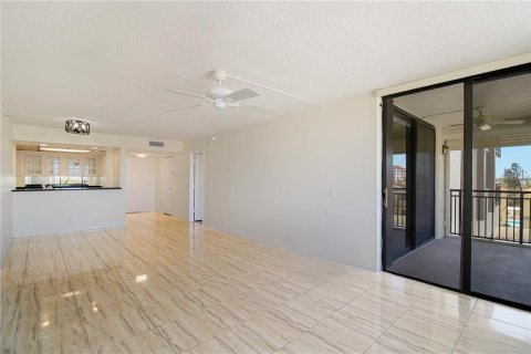 Condominio en venta en Saint Petersburg, Florida, 2 dormitorios, 116.13 m2 № 2094473 - foto 15