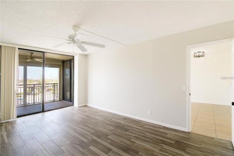 Condominio en venta en Saint Petersburg, Florida, 2 dormitorios, 116.13 m2 № 2094473 - foto 23