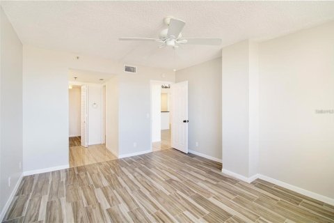 Condominio en venta en Saint Petersburg, Florida, 2 dormitorios, 116.13 m2 № 2094473 - foto 18