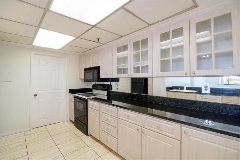 Condominio en venta en Saint Petersburg, Florida, 2 dormitorios, 116.13 m2 № 2094473 - foto 11