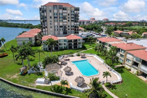 Condominio en venta en Saint Petersburg, Florida, 2 dormitorios, 116.13 m2 № 2094473 - foto 3