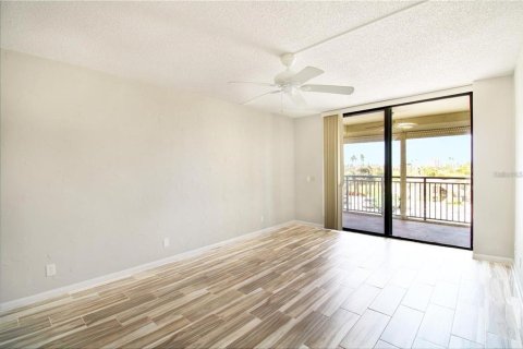 Condominio en venta en Saint Petersburg, Florida, 2 dormitorios, 116.13 m2 № 2094473 - foto 22