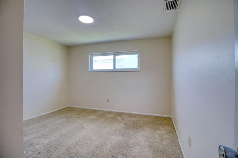 Casa en venta en Clearwater, Florida, 4 dormitorios, 176.14 m2 № 2385982 - foto 28