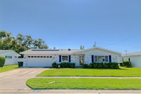 Casa en venta en Clearwater, Florida, 4 dormitorios, 176.14 m2 № 2385982 - foto 3
