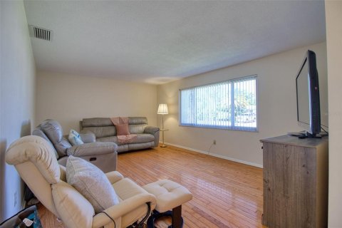 Casa en venta en Clearwater, Florida, 4 dormitorios, 176.14 m2 № 2385982 - foto 10