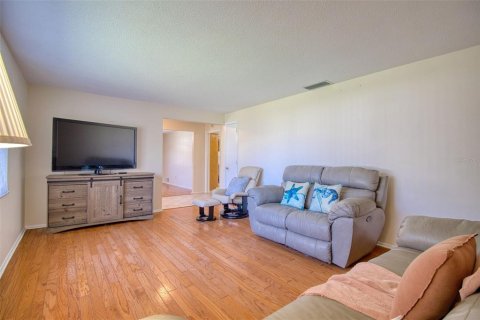 Casa en venta en Clearwater, Florida, 4 dormitorios, 176.14 m2 № 2385982 - foto 11