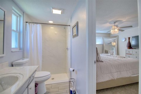 Casa en venta en Clearwater, Florida, 4 dormitorios, 176.14 m2 № 2385982 - foto 23