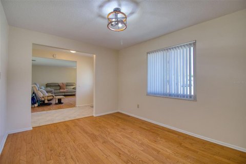 Casa en venta en Clearwater, Florida, 4 dormitorios, 176.14 m2 № 2385982 - foto 9