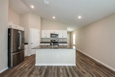 House in Winter Haven, Florida 3 bedrooms, 150.04 sq.m. № 1873473 - photo 4