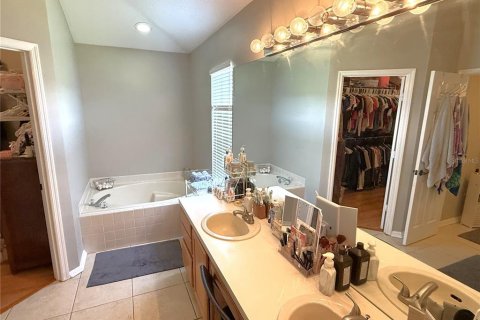 House in Oviedo, Florida 4 bedrooms, 200.02 sq.m. № 1833124 - photo 10