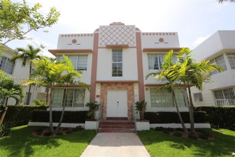 Кондоминиум с 2 спальнями в Майами-Бич, Флорида № 1975408