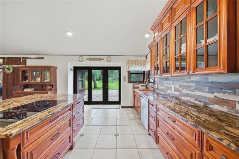Casa en venta en Brooksville, Florida, 3 dormitorios, 342.44 m2 № 2314300 - foto 15