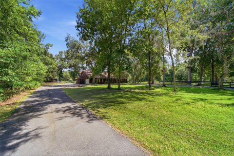 Casa en venta en Brooksville, Florida, 3 dormitorios, 342.44 m2 № 2314300 - foto 2