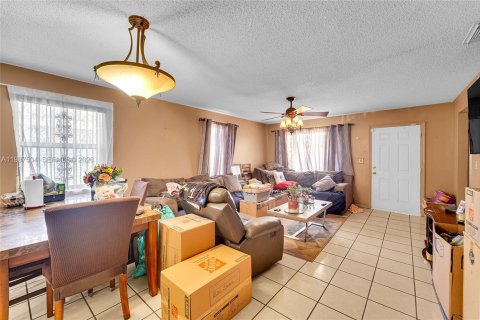 Купить виллу или дом в Майами, Флорида 3 спальни, 114.27м2, № 2048914 - фото 21