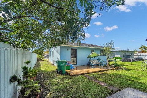 Купить виллу или дом в Майами, Флорида 3 спальни, 114.27м2, № 2048914 - фото 25