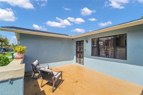 Купить виллу или дом в Майами, Флорида 3 спальни, 114.27м2, № 2048914 - фото 5