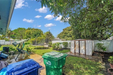 Купить виллу или дом в Майами, Флорида 3 спальни, 114.27м2, № 2048914 - фото 24