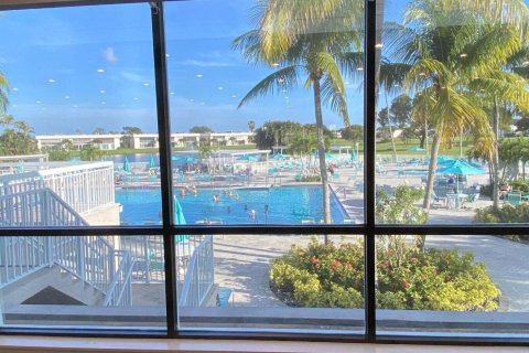 Condo in Delray Beach, Florida, 2 bedrooms  № 1005238 - photo 1