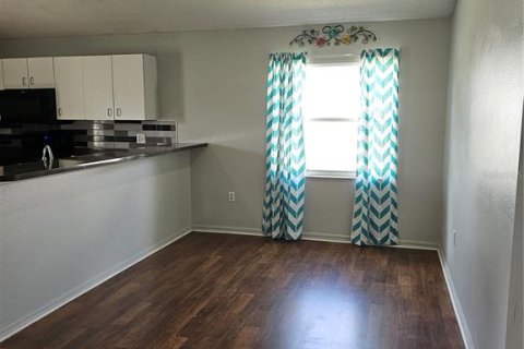 House in Winter Haven, Florida 3 bedrooms, 122.35 sq.m. № 1916653 - photo 7