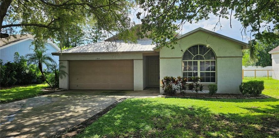 House in Winter Haven, Florida 3 bedrooms, 122.35 sq.m. № 1916653