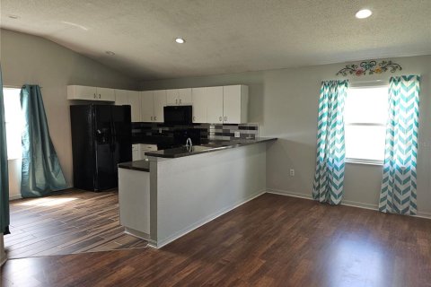 House in Winter Haven, Florida 3 bedrooms, 122.35 sq.m. № 1916653 - photo 4