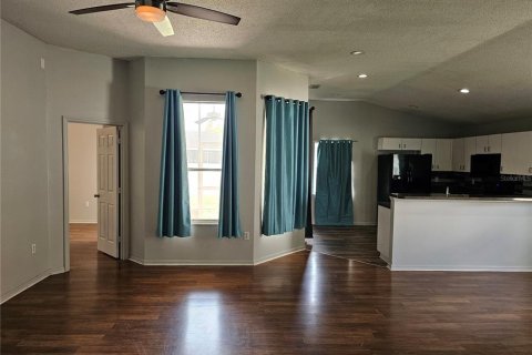 House in Winter Haven, Florida 3 bedrooms, 122.35 sq.m. № 1916653 - photo 3