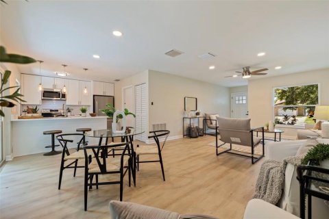 House in Dunedin, Florida 2 bedrooms, 101.36 sq.m. № 1894033 - photo 12