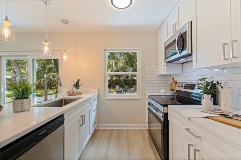 House in Dunedin, Florida 2 bedrooms, 101.36 sq.m. № 1894033 - photo 15