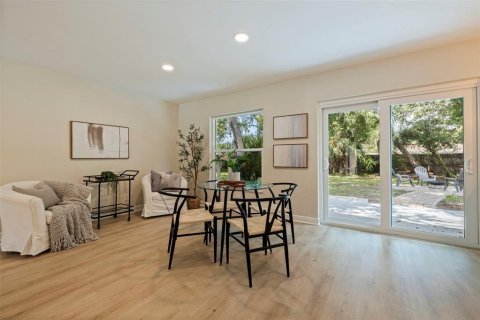 House in Dunedin, Florida 2 bedrooms, 101.36 sq.m. № 1894033 - photo 11