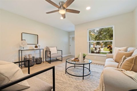 House in Dunedin, Florida 2 bedrooms, 101.36 sq.m. № 1894033 - photo 8