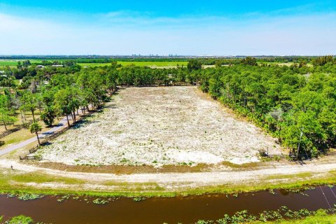 Commercial property in Loxahatchee Groves, Florida № 2146190 - photo 2
