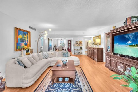 Condominio en Lauderhill, Florida, 3 dormitorios  № 2179563