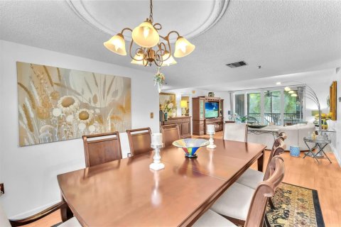 Condominio en venta en Lauderhill, Florida, 3 dormitorios, 163.51 m2 № 2179563 - foto 15