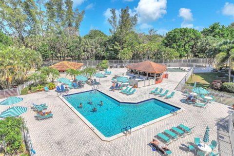 Condominio en venta en Lauderhill, Florida, 3 dormitorios, 163.51 m2 № 2179563 - foto 3
