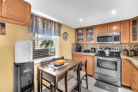 Condominio en venta en Lauderhill, Florida, 3 dormitorios, 163.51 m2 № 2179563 - foto 12