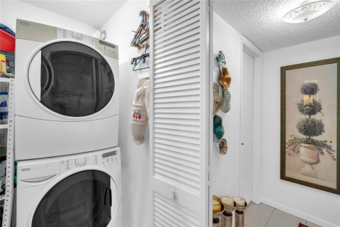 Condominio en venta en Lauderhill, Florida, 3 dormitorios, 163.51 m2 № 2179563 - foto 29