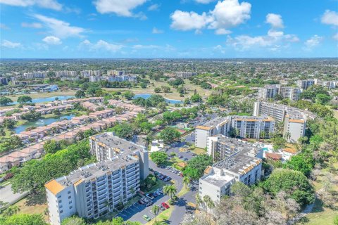 Condominio en venta en Lauderhill, Florida, 3 dormitorios, 163.51 m2 № 2179563 - foto 30