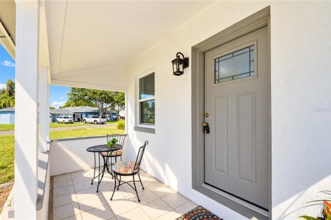 Villa ou maison à vendre à Saint Petersburg, Floride: 3 chambres, 82.68 m2 № 2403477 - photo 2