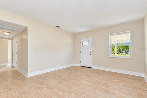 Villa ou maison à vendre à Saint Petersburg, Floride: 3 chambres, 82.68 m2 № 2403477 - photo 4