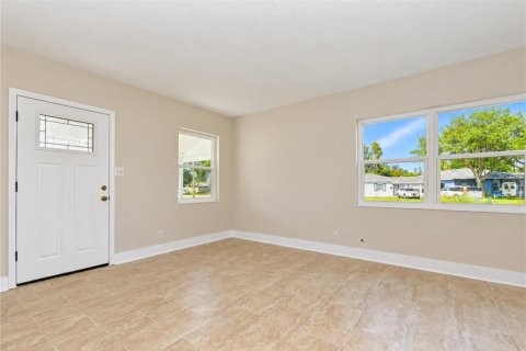 Villa ou maison à vendre à Saint Petersburg, Floride: 3 chambres, 82.68 m2 № 2403477 - photo 7