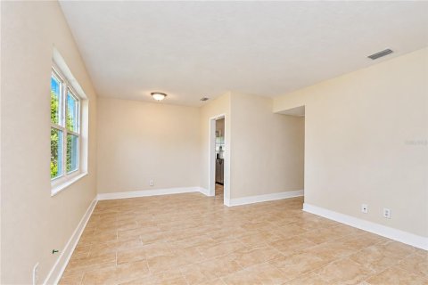 Villa ou maison à vendre à Saint Petersburg, Floride: 3 chambres, 82.68 m2 № 2403477 - photo 9